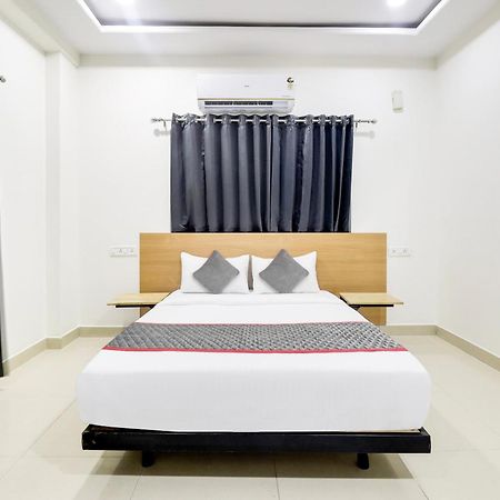 Super Townhouse De Alphabet Hotel Kukatpally Nexus Mall Хидерабад Екстериор снимка