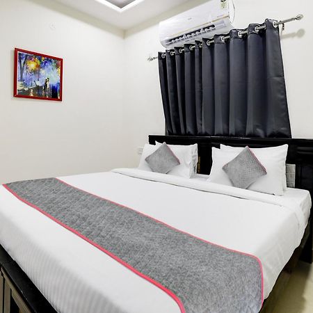 Super Townhouse De Alphabet Hotel Kukatpally Nexus Mall Хидерабад Екстериор снимка