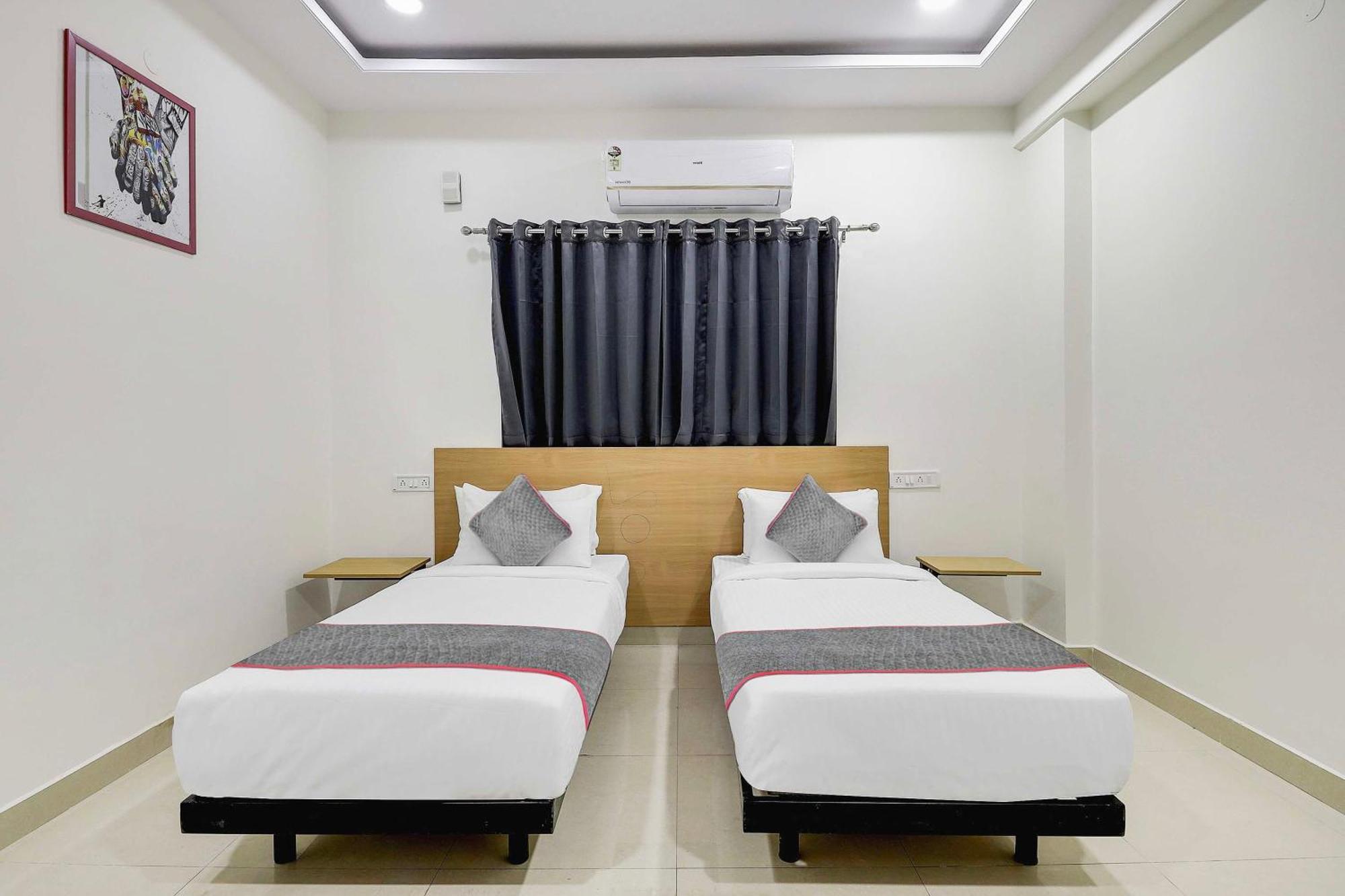 Super Townhouse De Alphabet Hotel Kukatpally Nexus Mall Хидерабад Екстериор снимка